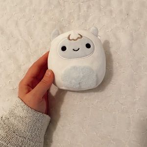 yuri the yeti squishmallow 4.5 in
